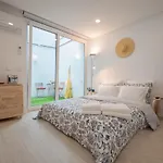 Apartamento Coxim - Com Pátio Em Pleno Coração De *