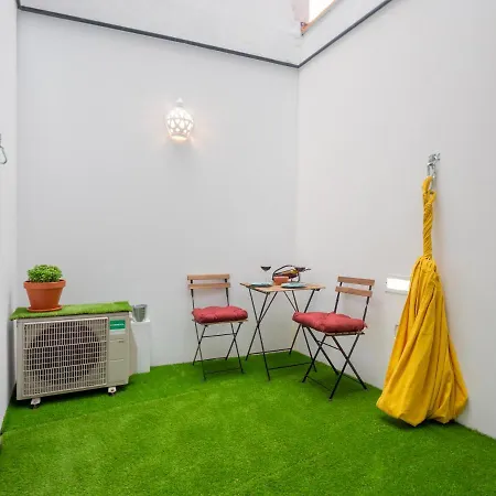 Coxim - Com Patio Em Pleno Coracao De *