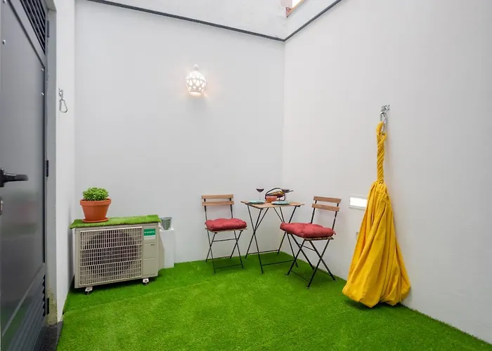 Coxim - Com Patio Em Pleno Coracao De *