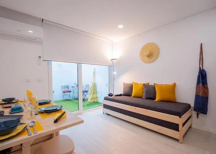 Coxim - Com Patio Em Pleno Coracao De Apartament